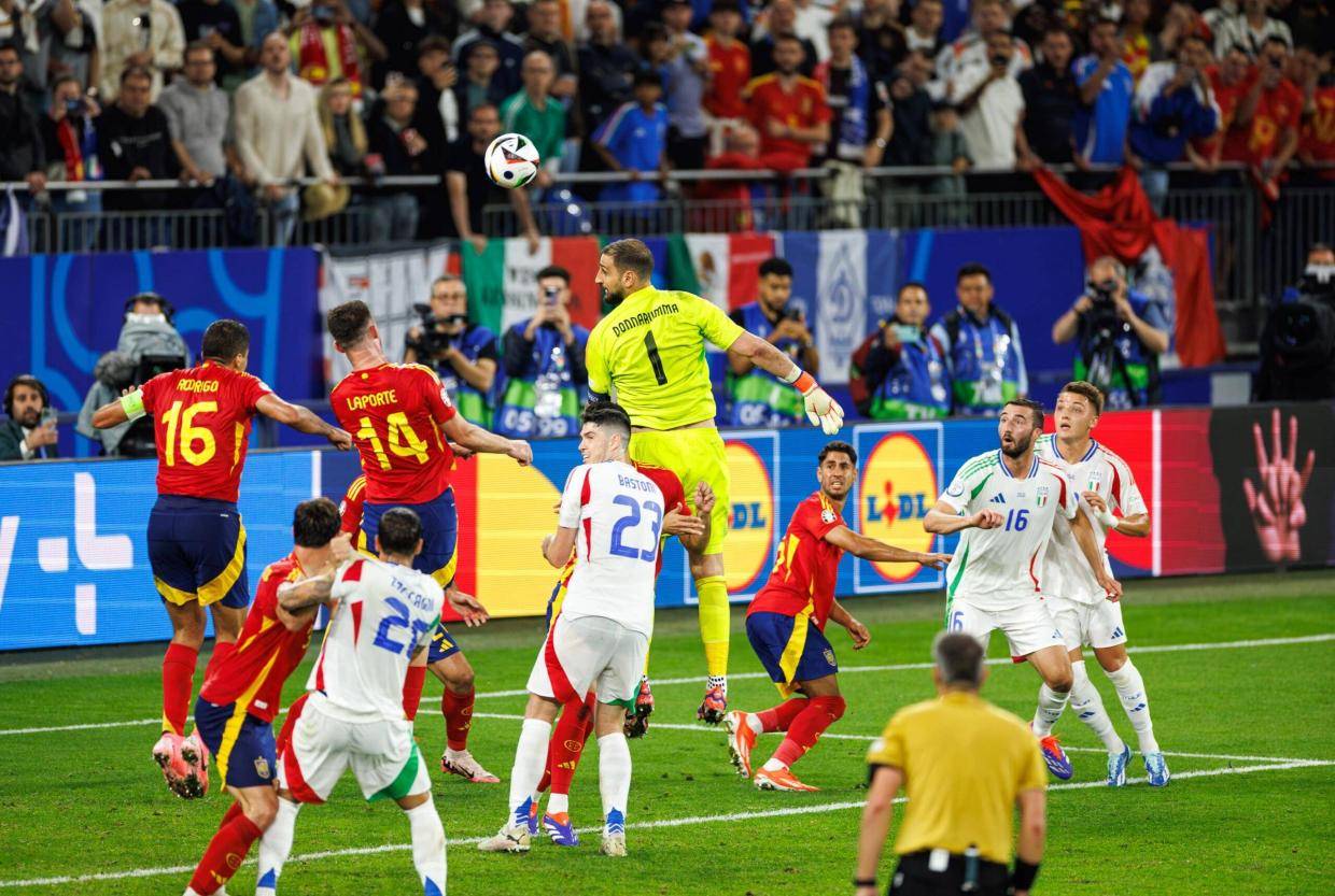 周四003意大利杯：拉齐奥VSAC米兰，意甲豪门德比！意杯生死战一触即发