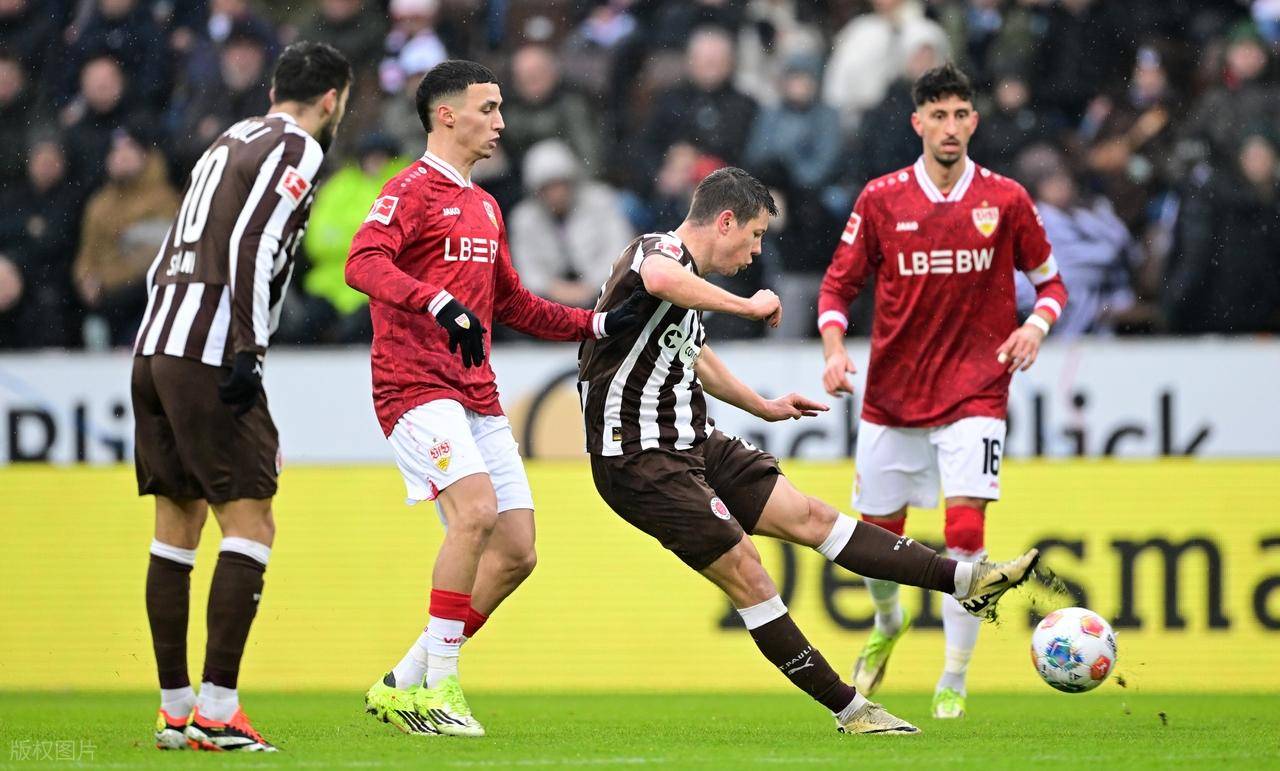 2-1大冷门,32%控球率仍赢,德甲第17掀翻德甲第4,终结8场不胜